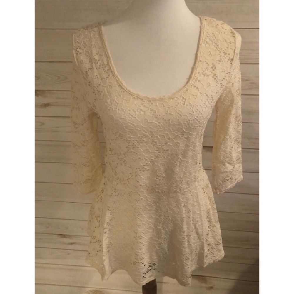 NWT Decree Ivory Lace Peplum Top